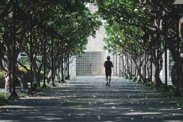 鉴黄师免费观看工作压力成因分析｜职业伦理困境群体需更多关怀